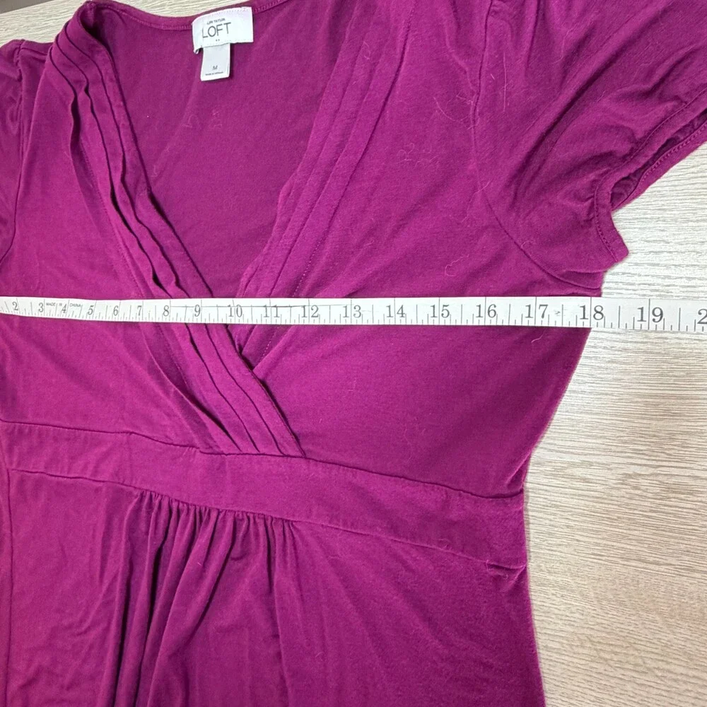 LOFT Peplum Top Blouse Women's Size M Purple Fuschia Wrap V-Neck Short Sleeve